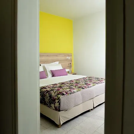 Riviera Daire